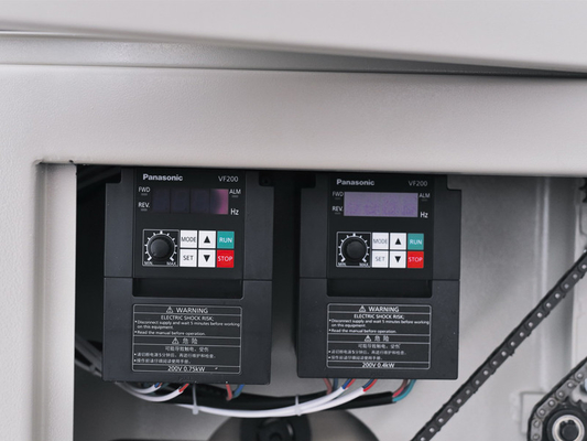 PLC เครื่องบรรจุแนวนอนแบบแนวนอน เครื่องซีลลำเลียงเซอร์โวมอเตอร์